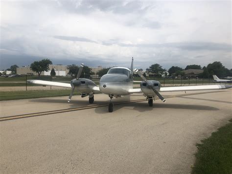 Piper Aztec | Illinois Aviation Academy