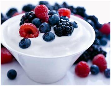 Greek yogurt berries | Team FITBODY - Fitness Resource for Real Women