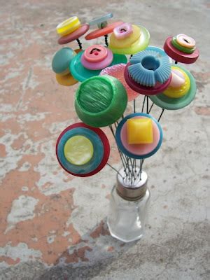 Crafter on a Budget: More Cute Button Crafts!