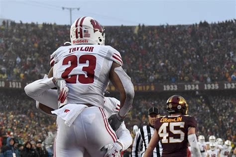 Minnesota Football: Wisconsin wins Paul Bunyan’s Axe and the Big Ten ...