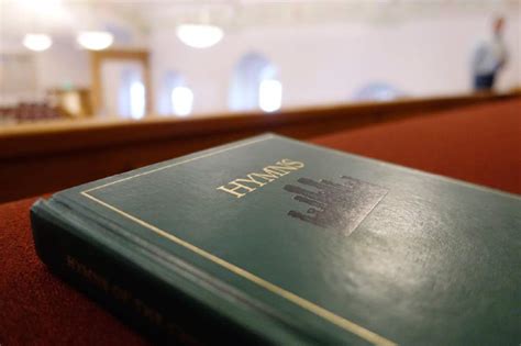 Mormon Hymnbook Marks 30 Years of Praising God in Song | LDS.net