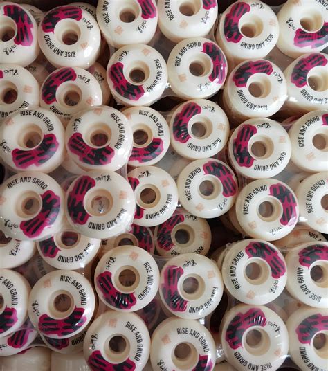 A Guide to Roller Skate Wheels for park and street skating