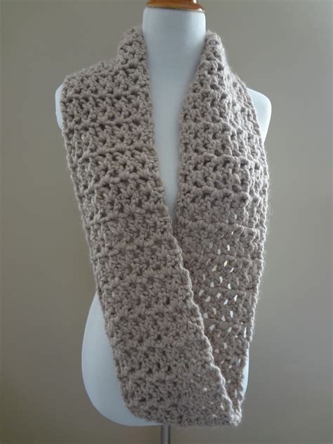 Crochet Scarf Patterns Bulky Yarn for Extra Thick Scarf - mecrochet.com