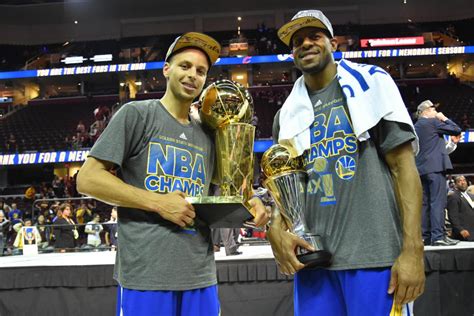 Andre Iguodala Says Stephen Curry Deserved The 2015 Finals MVP Over Him - Fadeaway World