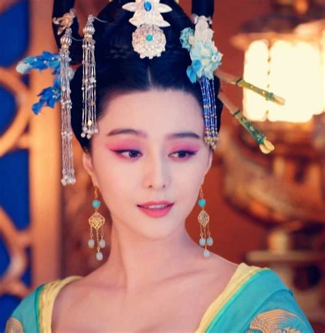 Fan Bingbing in 'Empress of China'. | Diễn viên, Thời trang nữ, Búp bê khớp cầu