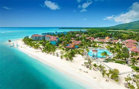 Oceanview vs Oceanfront vs Beachfront: The Difference | SANDALS