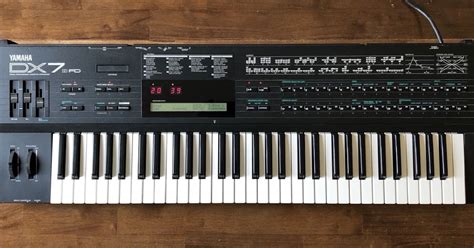 MATRIXSYNTH: Yamaha DX7 II FD 61 Key Synth Velocity Aftertouch RM Synthesizer