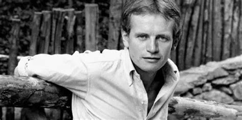 Bruce Chatwin - Biography, Height & Life Story | Super Stars Bio