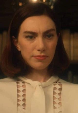 Ensign Ro and Picard's mom look similar - coincidence? : r/Picard