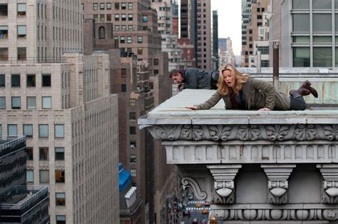 MAN ON A LEDGE – Jamie Bell and Elizabeth Banks | HeyUGuys