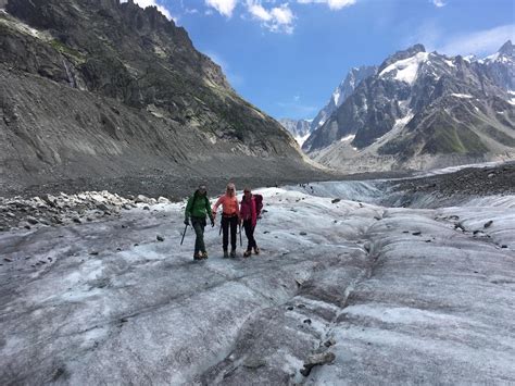 Full-day glacier hike for beginners from Chamonix. 1-day trip. IFMGA guide