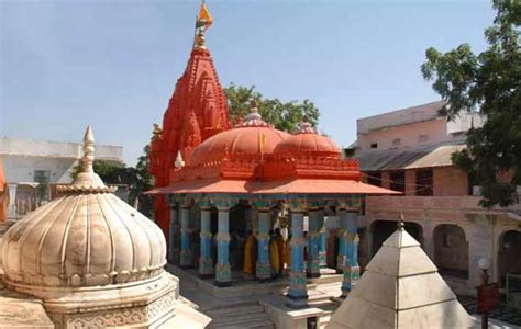 Brahma Temple in Pushkar, Entry Fee, Visit Timings, Things To Do ...