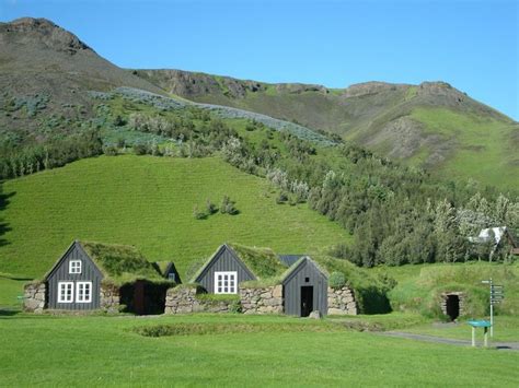 Traditional Turf Houses In Iceland | Funnilogy