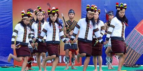 Explorez le festival hivernal et touristique unique de Manipur.