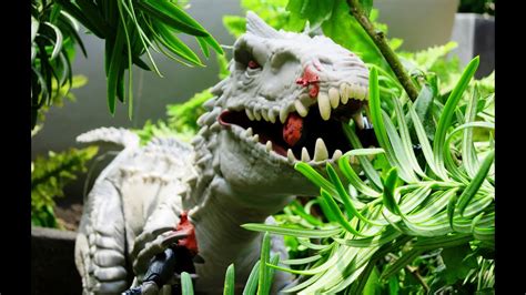 Indominus Rex escape Jurassic World stop motion - YouTube