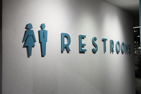 Restrooms | Restroom sign at Cabana Bay Resort at Universal … | Flickr