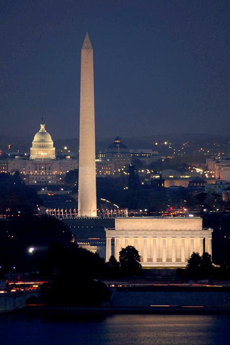 Monuments by Moonlight Night Tour - Washington, DC | Tripster