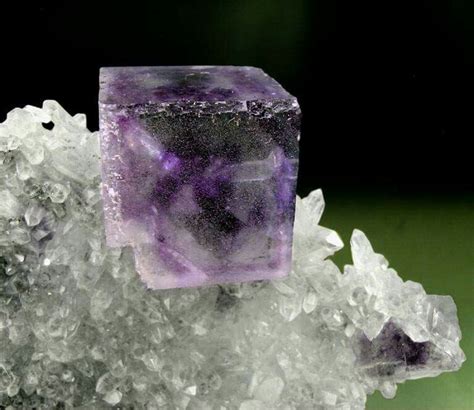 Fluorite, Quartz | #Geology #GeologyPage Chemical Formula Fluorite : CaF2 Quartz : SiO2 Locality ...