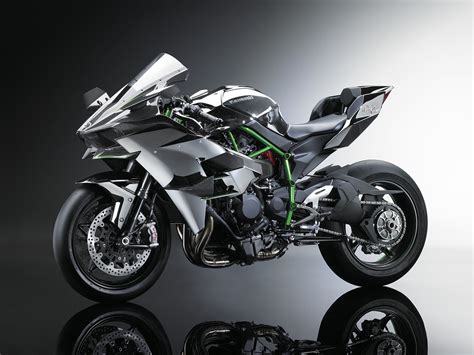 The Ninja H2R by Kawasaki: a supercharged hyperbike