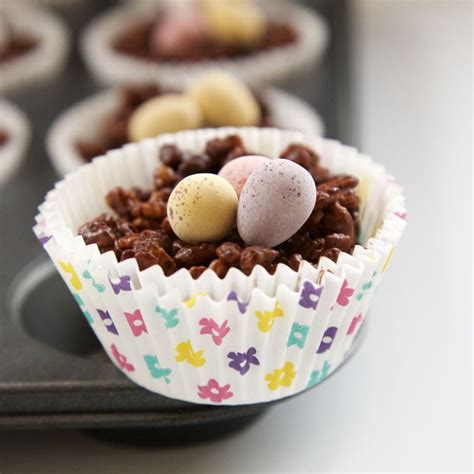 Easy Chocolate Rice Krispie Cakes | Thinly Spread