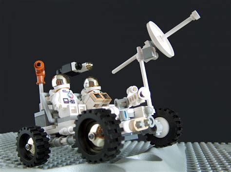 CREATIONS PERSONNELLES EN LEGO JEEP LUNAIRE - CUSTOM LEGO LUNAT ROVER