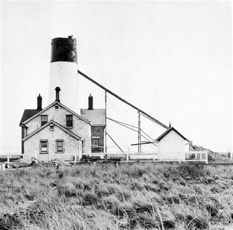 New Dungeness Lighthouse, Washington at Lighthousefriends.com