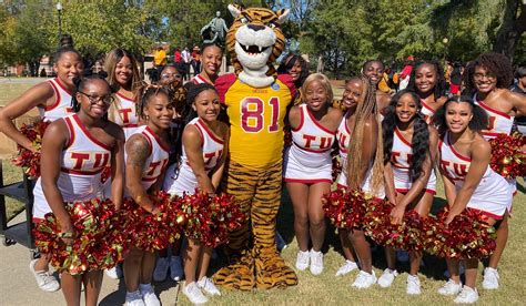 Cheerleaders | Tuskegee University