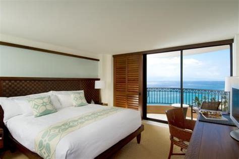 Royal Lahaina Resort - Compare Deals