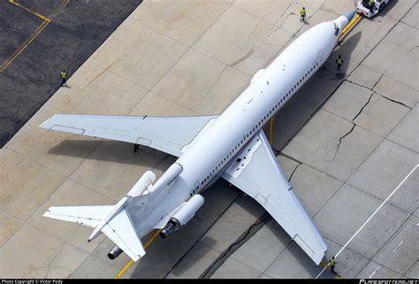 N289MT Raytheon Aircraft Company Boeing 727-223 Photo by Victor Pody | ID 712020 | Planespotters.net