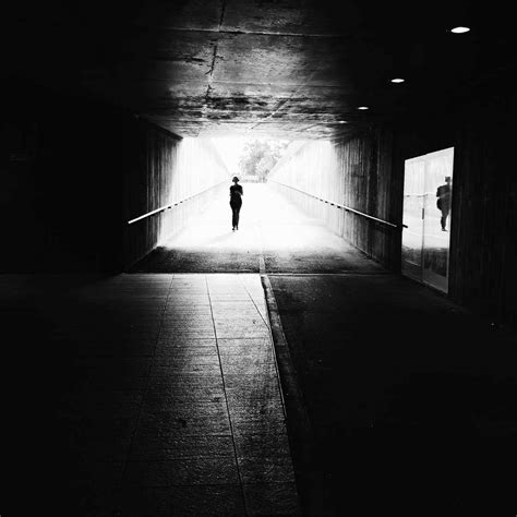 How To Shoot Amazing Harsh Light Street Photos On iPhone