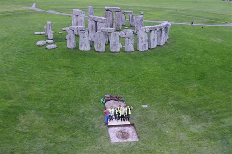 New Stonehenge Mystery: Who Were These 10 'Outsiders' Buried at the Site? | Live Science