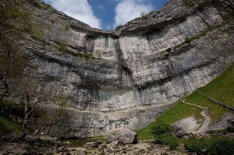 Malham Cove Waterfall Brought Back to Life After 200 Years | Amusing Planet