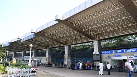 Gold worth ₹42 lakh seized from passenger in Madurai airport - The Hindu