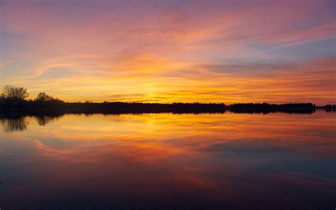 Download wallpaper 3840x2400 sunset, lake, horizon, sky, reflection 4k ultra hd 16:10 hd background