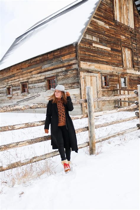 Winter Colorado Outfit Inspiration + Travel Guide! - Oh What A Sight To See