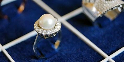 15 Stunning Pearl Ring Designs | Jewelry Guide