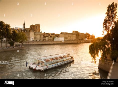 Notre Dame & Ile de la Cite, Paris, France Stock Photo - Alamy