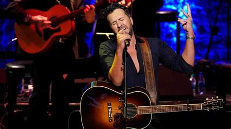 Country superstar to headline Y LIVE concert in Youngstown | WKBN.com