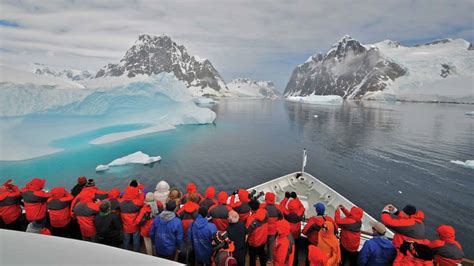 The Silversea Silver Cloud Makes Its Inaugural Expedition to Antarctica