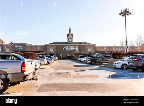 Wegmans supermarket store usa hi-res stock photography and images - Alamy