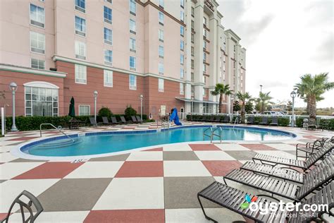 Hampton Inn & Suites Orlando Airport @ Gateway Village Review: What To REALLY Expect If You Stay