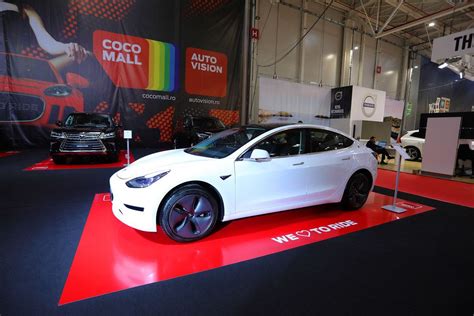 Tesla Model 3 Elektroauto im Weiß - Creative Commons Bilder