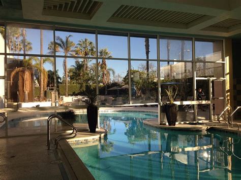 Torrance Marriott Redondo Beach Pool Pictures & Reviews - Tripadvisor