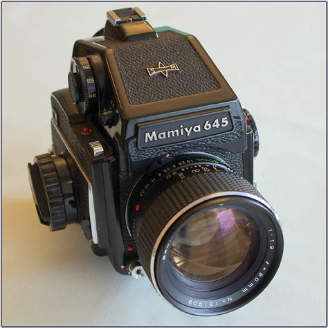 Mamiya 645 | 6 X 4.5 roll-film camera circa 1980 With CdS pr… | Flickr