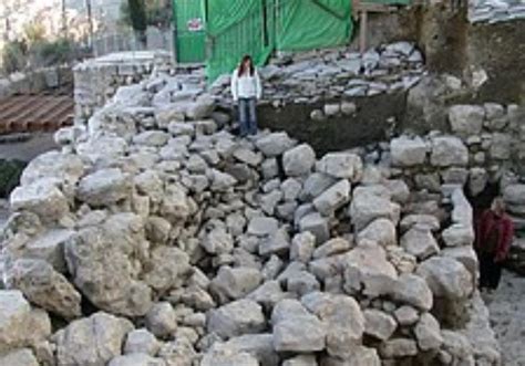 Nehemiah's wall uncovered - Israel - Jerusalem Post