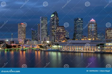 Tampa skyline at night editorial photo. Image of blue - 136996206