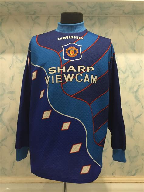 Man Utd Goalkeeper Kit - Manchester United Kids Home Goalkeeper Shirt ...