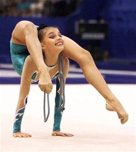 Amazingthing: Look At Awesome And Amazing Flexible Female Gymnasts Oh!