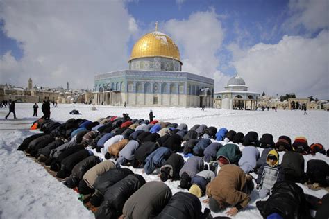 Snowstorm hits Jerusalem and Israel's desert