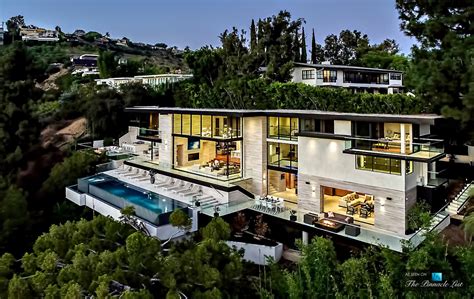 A Modern California House With Spectacular Views